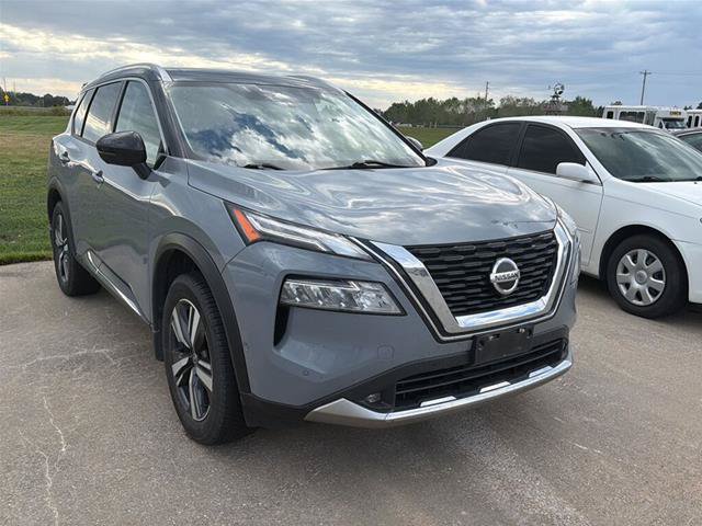 Used 2021 Nissan Rogue Platinum AWD/4WD image 2