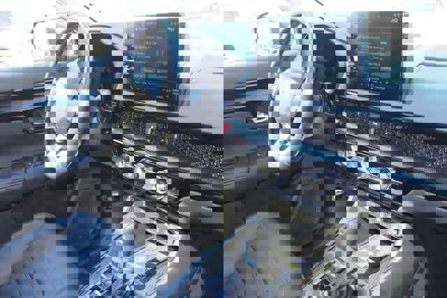 Used 2025 Honda CR-V EX-L image 10