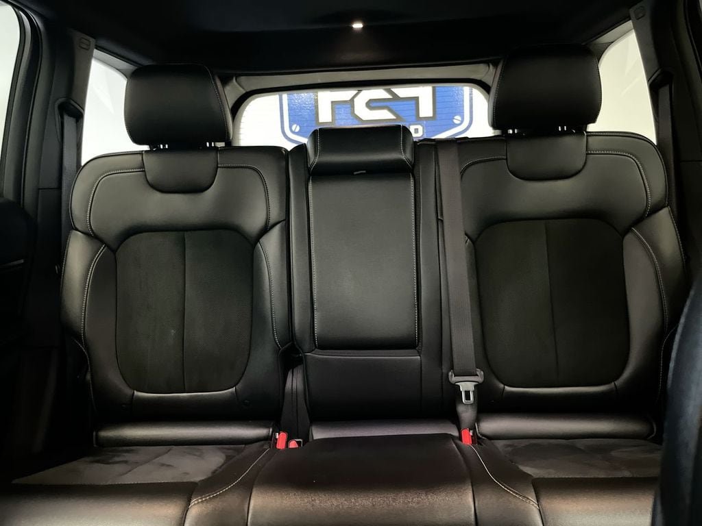 Used 2025 Jeep Grand Cherokee Altitude AWD/4WD image 22