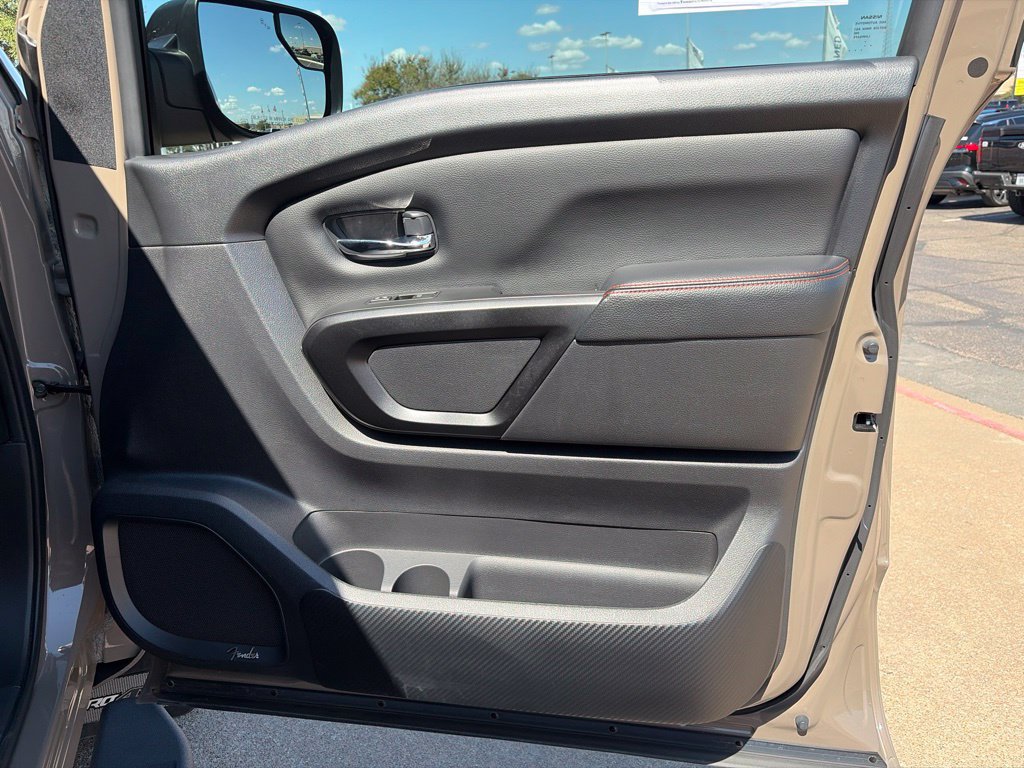 Used 2023 Nissan Titan PRO-4X w/ Pro-4x Convenience Package AWD/4WD image 11