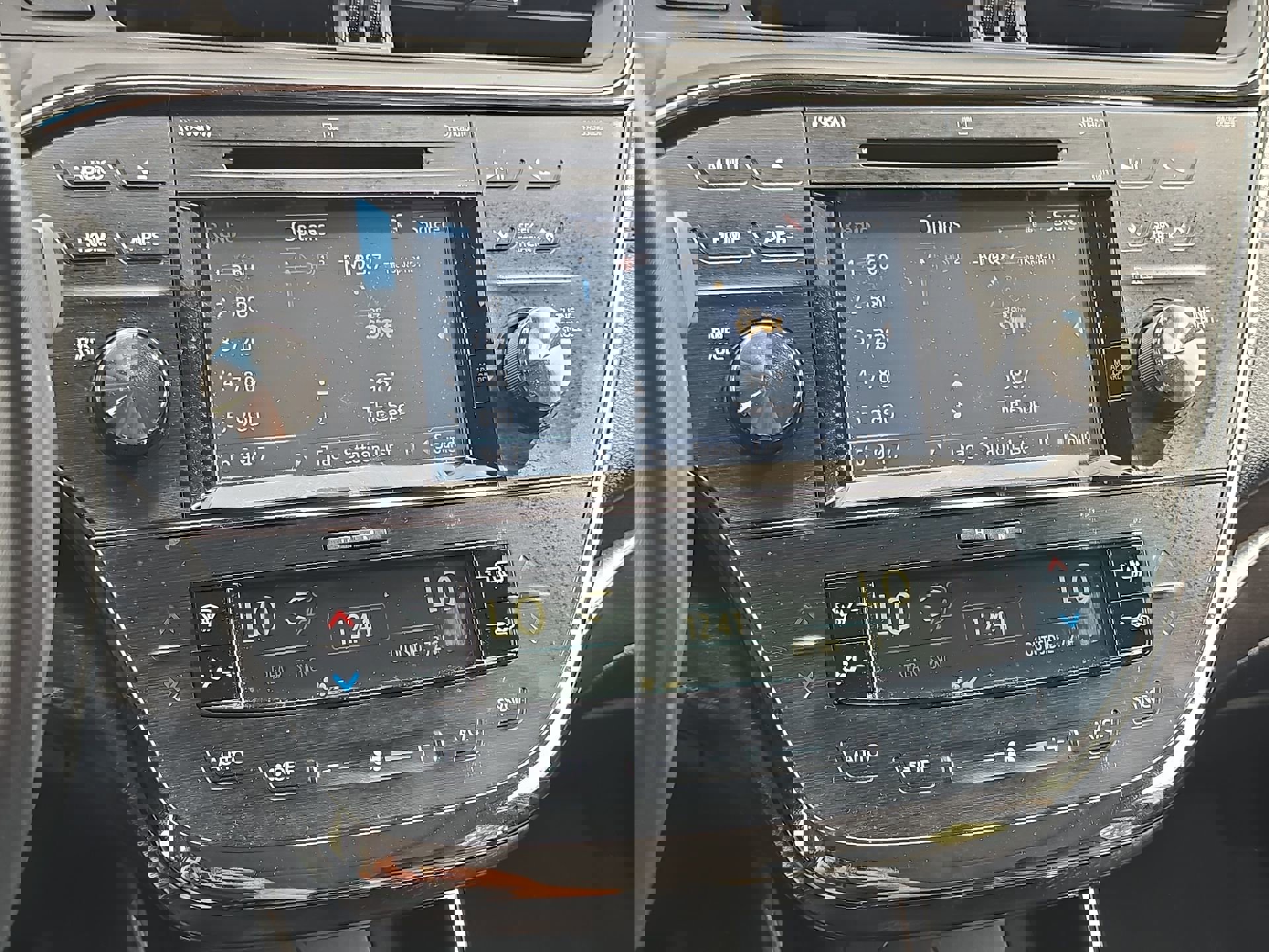 Used 2018 Toyota Avalon Limited w/ All Weather Liner Package image 16