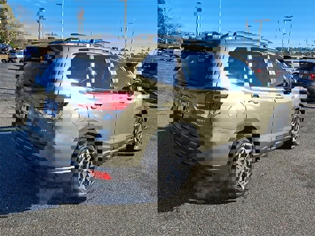 Used 2024 Subaru Forester Premium image 31