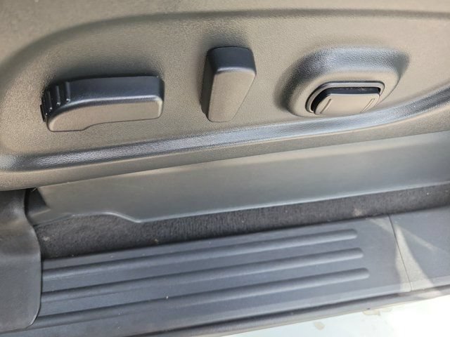 Used 2021 Nissan Titan SV w/ SV Convenience Package RWD image 24