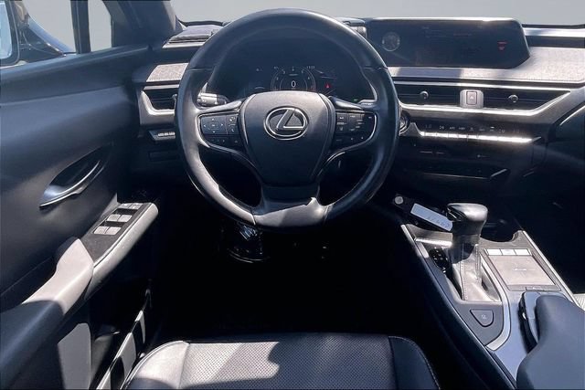 Used 2019 Lexus UX 200 w/ Premium Package FWD image 5