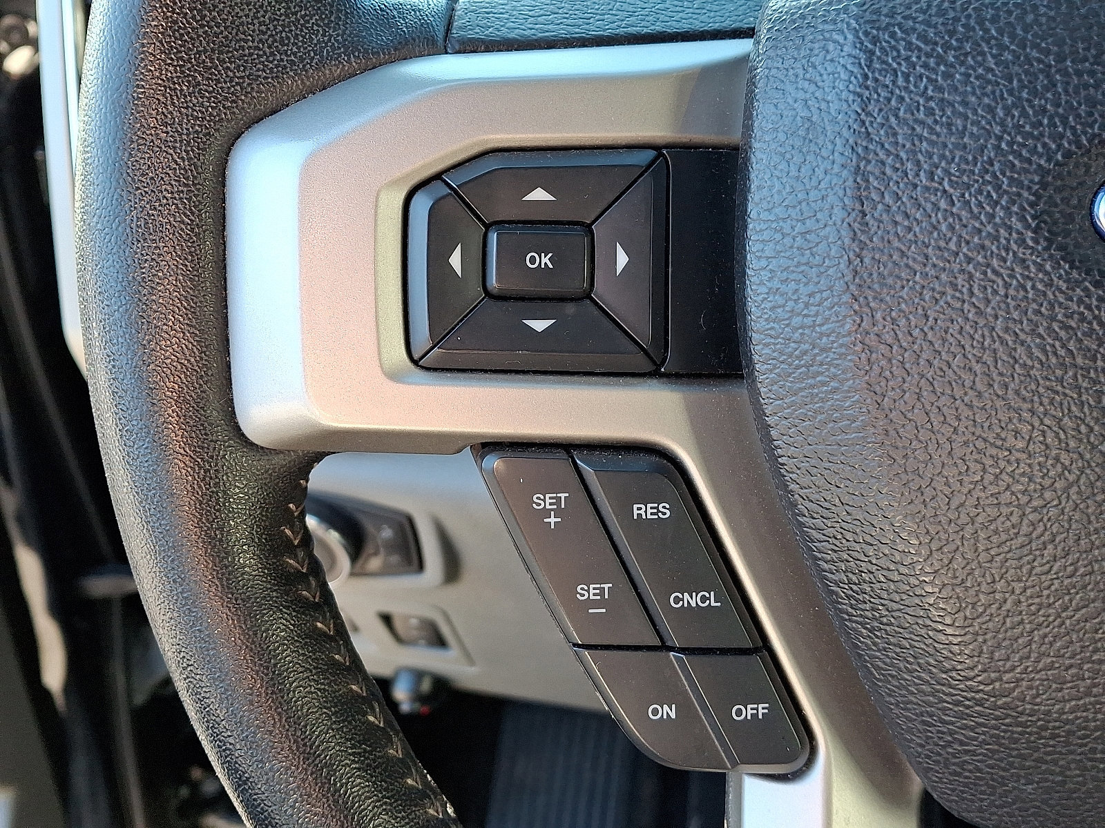Certified 2019 Ford F150 Lariat image 22