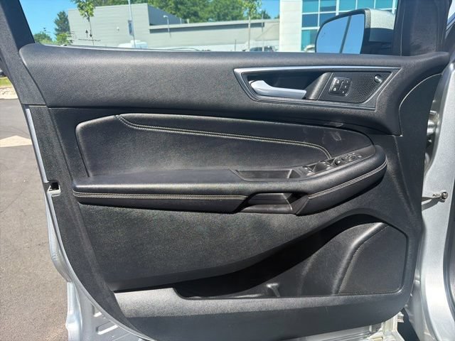 Certified 2022 Ford Edge Titanium AWD/4WD image 21