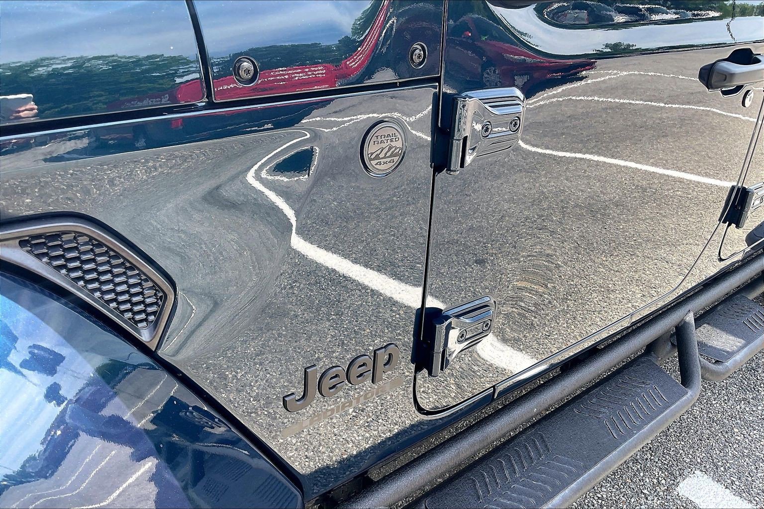 Used 2025 Jeep Gladiator Sport w/ Premium Package AWD/4WD image 8