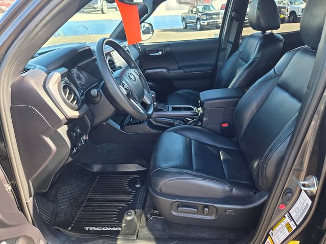 Used 2020 Toyota Tacoma TRD Off-Road w/ TRD Premium Off Road Package AWD/4WD image 11