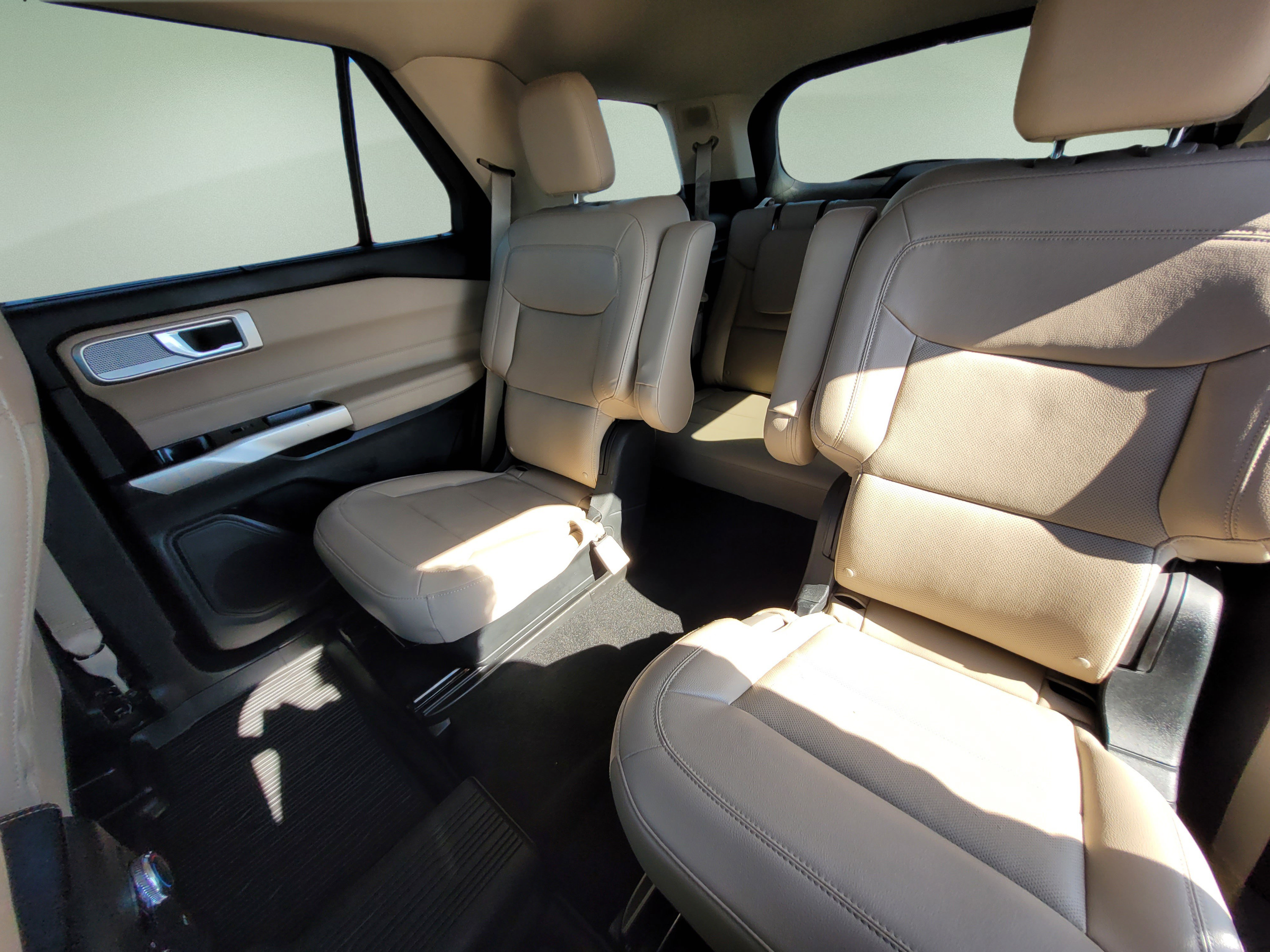 Certified 2022 Ford Explorer Limited AWD/4WD image 17