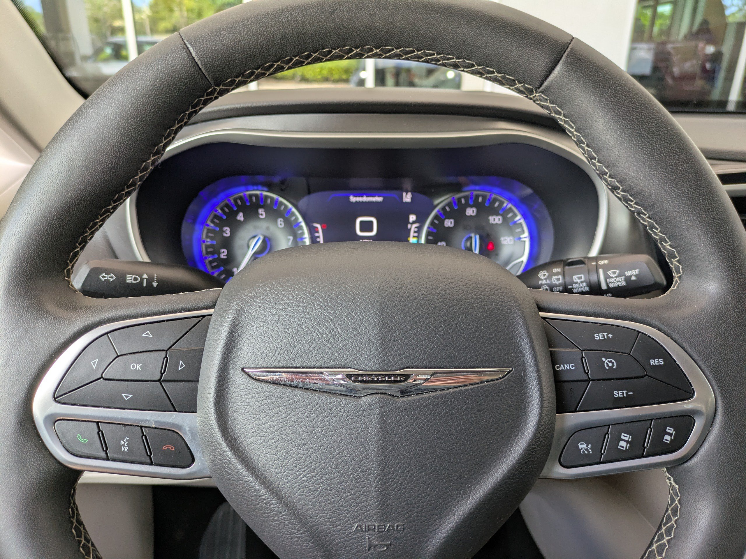 Used 2024 Chrysler Pacifica Touring-L FWD image 29