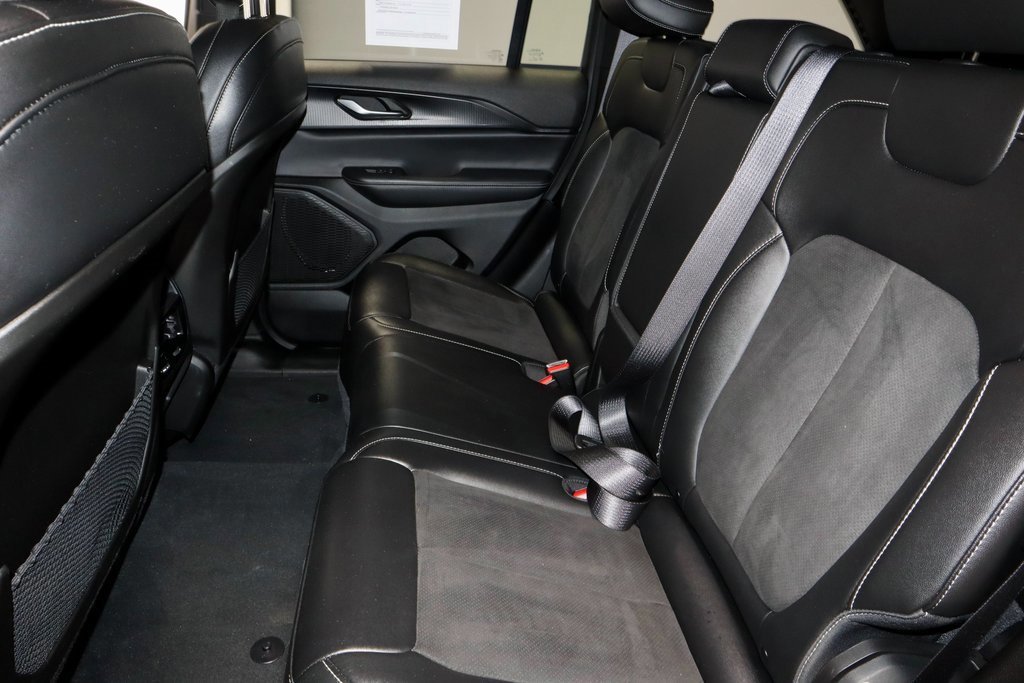 Used 2024 Jeep Grand Cherokee Altitude image 22