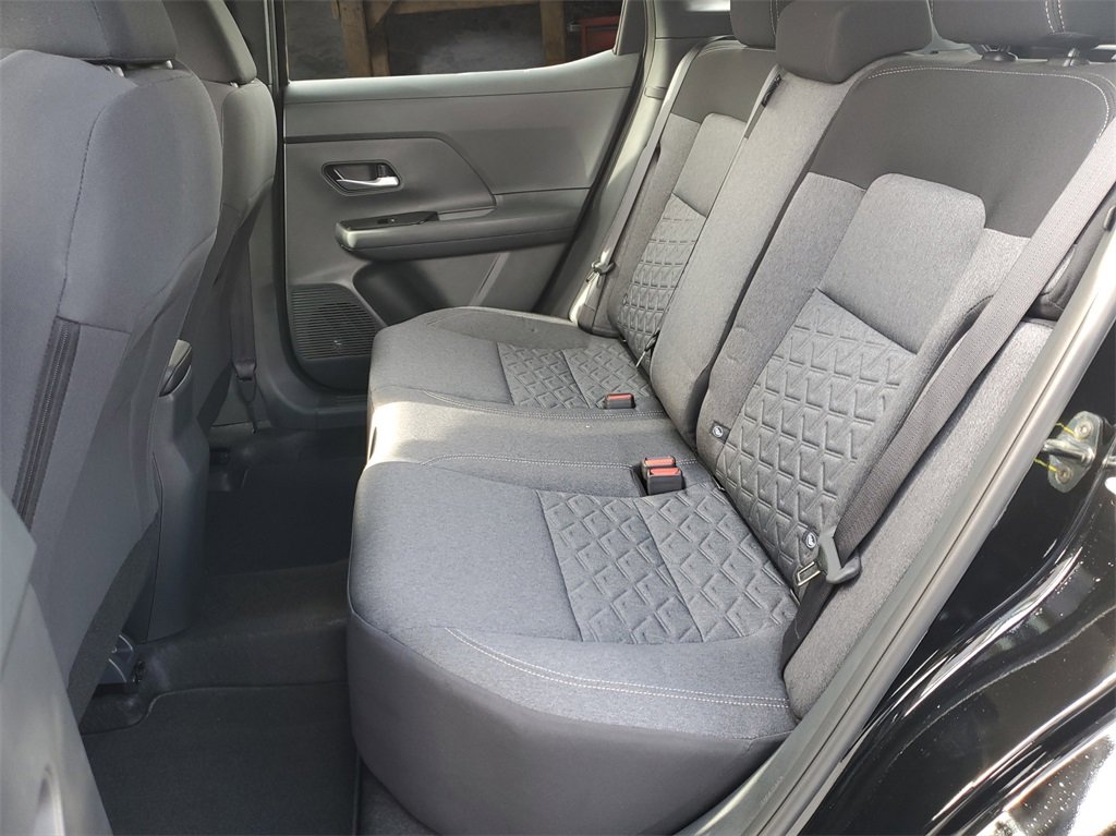 Used 2025 Nissan Kicks SV image 9