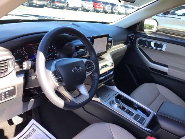 Certified 2023 Ford Explorer XLT w/ Equipment Group 202A RWD image 8