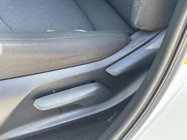 Used 2019 Toyota RAV4 XLE w/ Carpet Mat Package FWD image 21