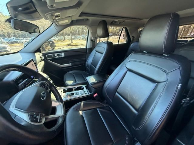 Certified 2021 Ford Explorer XLT w/ Equipment Group 202A image 13