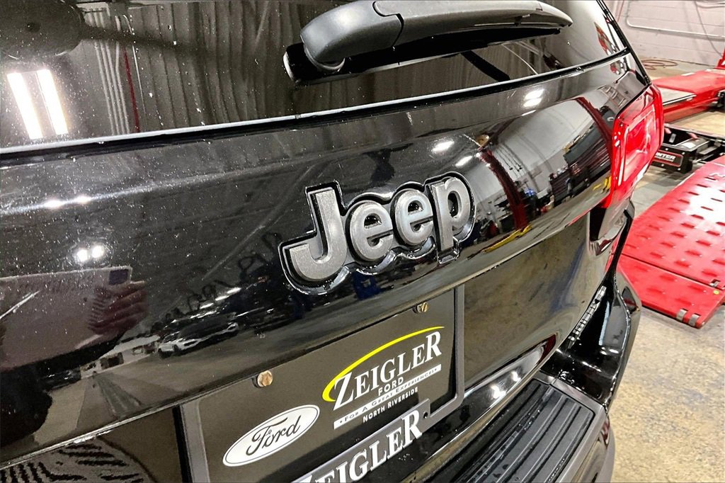 Used 2020 Jeep Grand Cherokee Limited X image 31