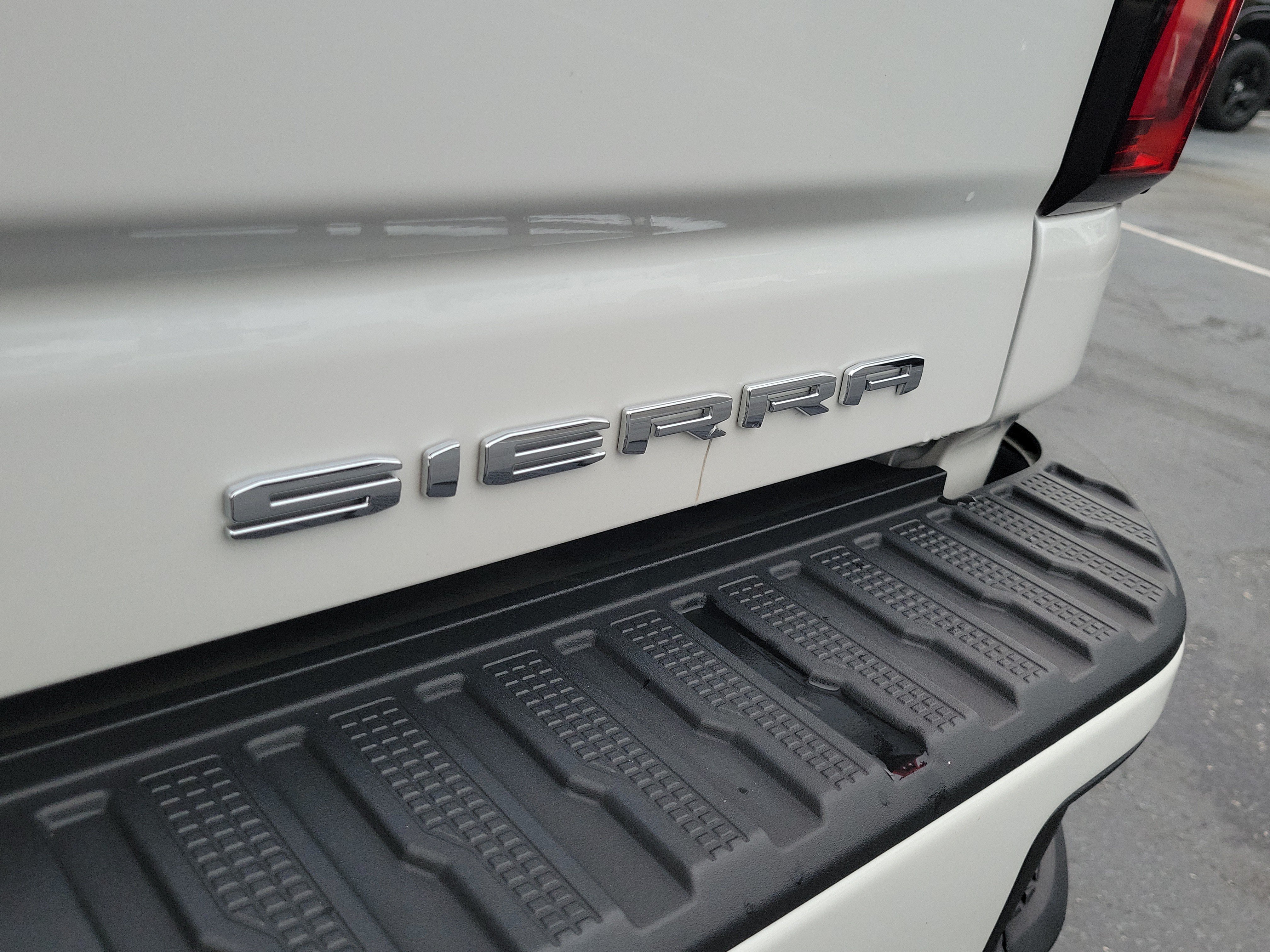 Used 2025 GMC Sierra 2500 Denali Ultimate AWD/4WD image 9