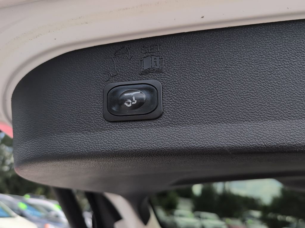 Certified 2018 Ford Escape SEL FWD image 13