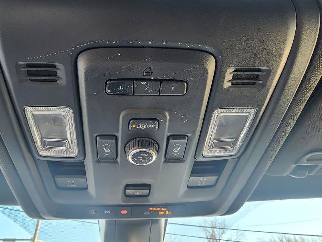 Used 2022 Chevrolet Tahoe RST w/ Sport Performance Package image 16