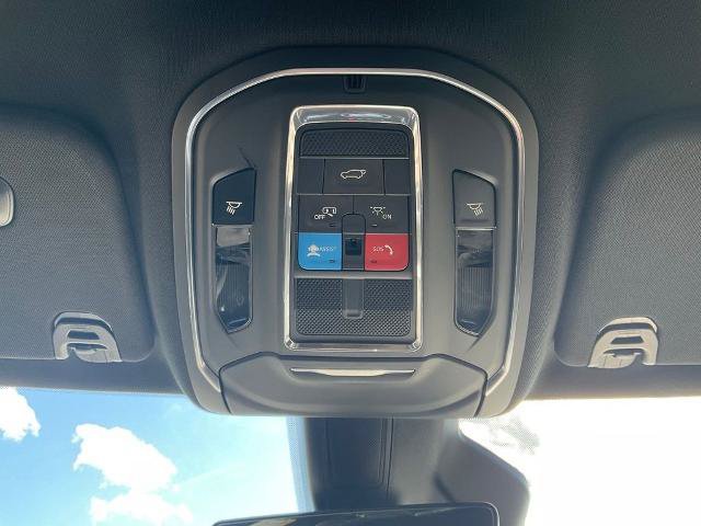Used 2022 Jeep Wagoneer Series I AWD/4WD image 14