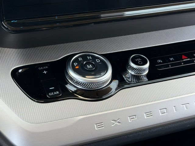Certified 2025 Ford Expedition Active AWD/4WD image 20