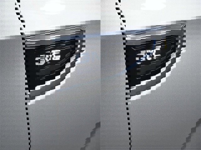 Used 2024 GMC Yukon XL SLT w/ SLT Premium Package image 9