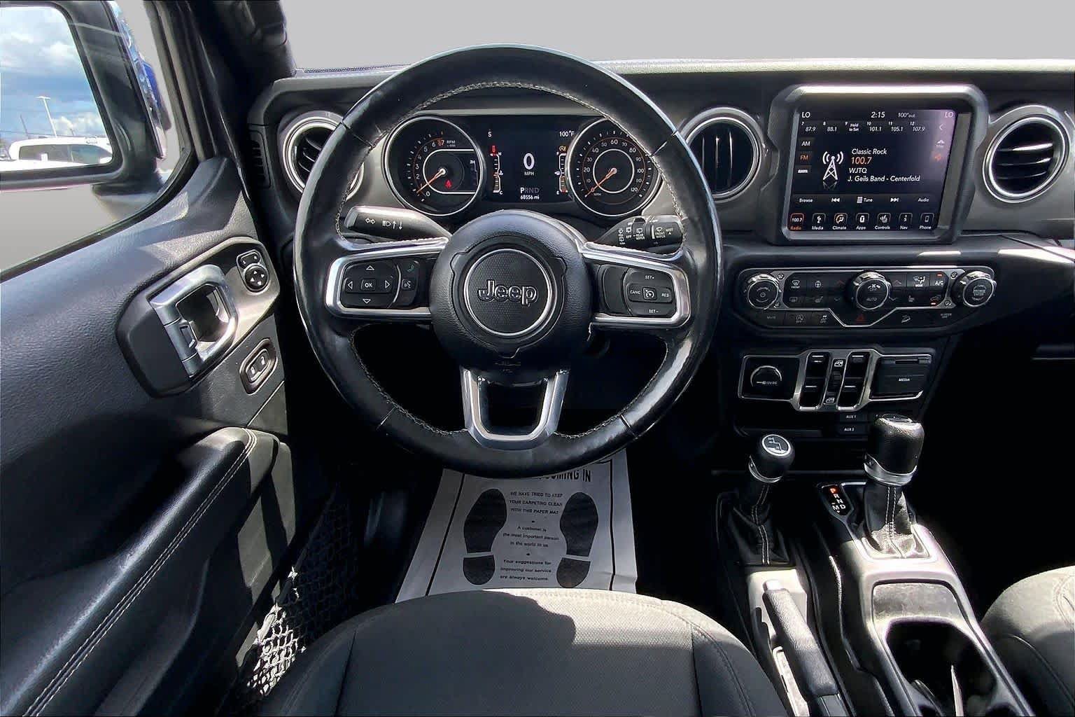 Used 2018 Jeep Wrangler Unlimited Sahara AWD/4WD image 6