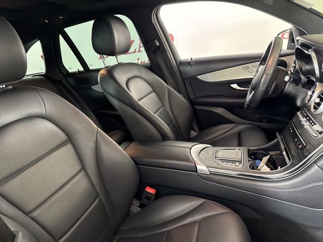 Used 2021 Mercedes-Benz GLC 300 image 16