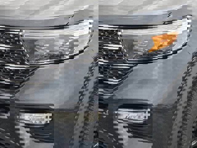 Certified 2022 Ford Explorer XLT w/ Equipment Group 202A image 7