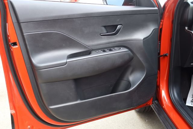 Used 2025 Hyundai Kona SEL FWD image 11