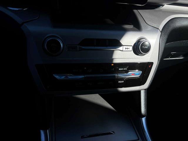Certified 2022 Ford Explorer XLT w/ Equipment Group 202A image 19