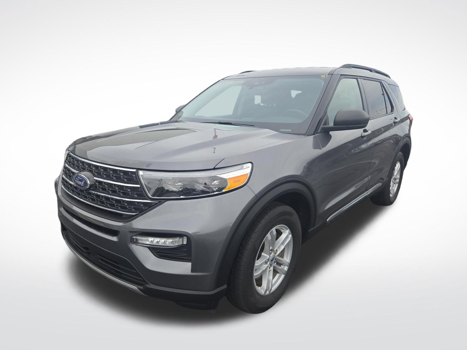 Certified 2024 Ford Explorer XLT w/ Equipment Group 202A AWD/4WD image 2