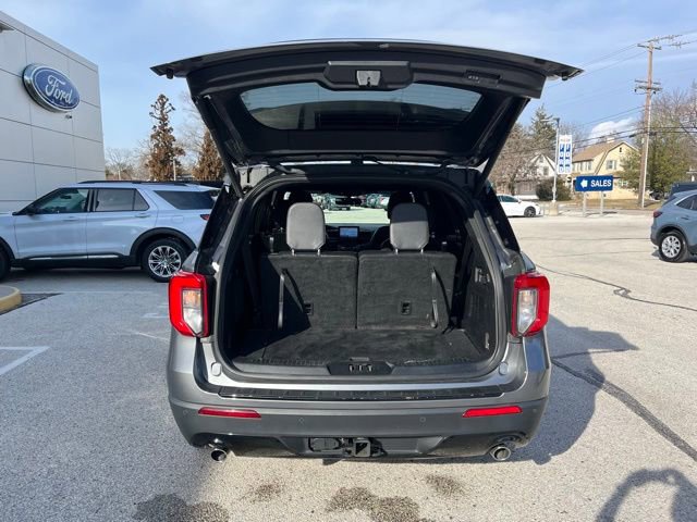 Certified 2022 Ford Explorer ST-Line w/ Class IV Trailer Tow Package image 18