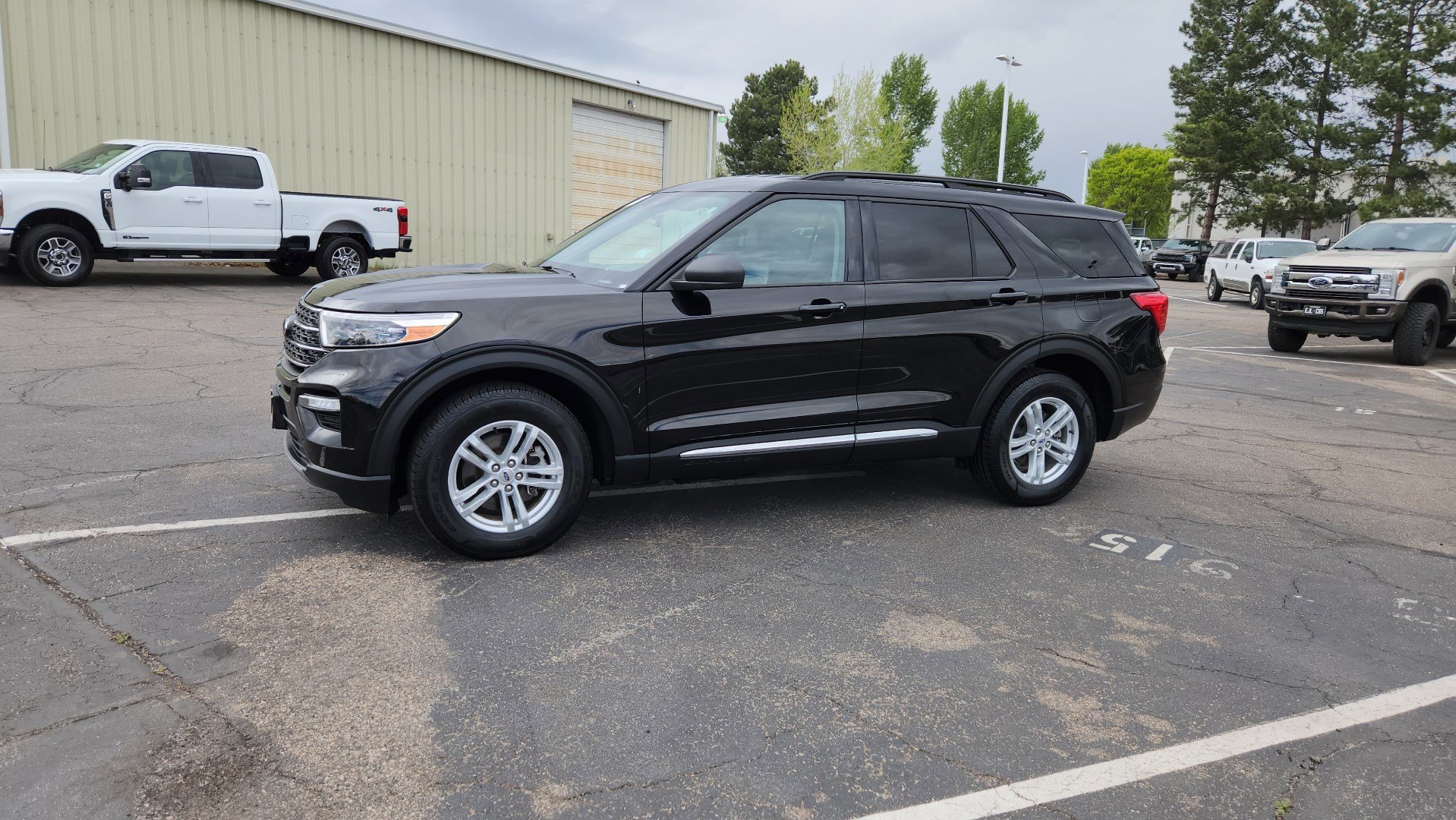 Certified 2023 Ford Explorer XLT w/ Equipment Group 202A AWD/4WD image 5