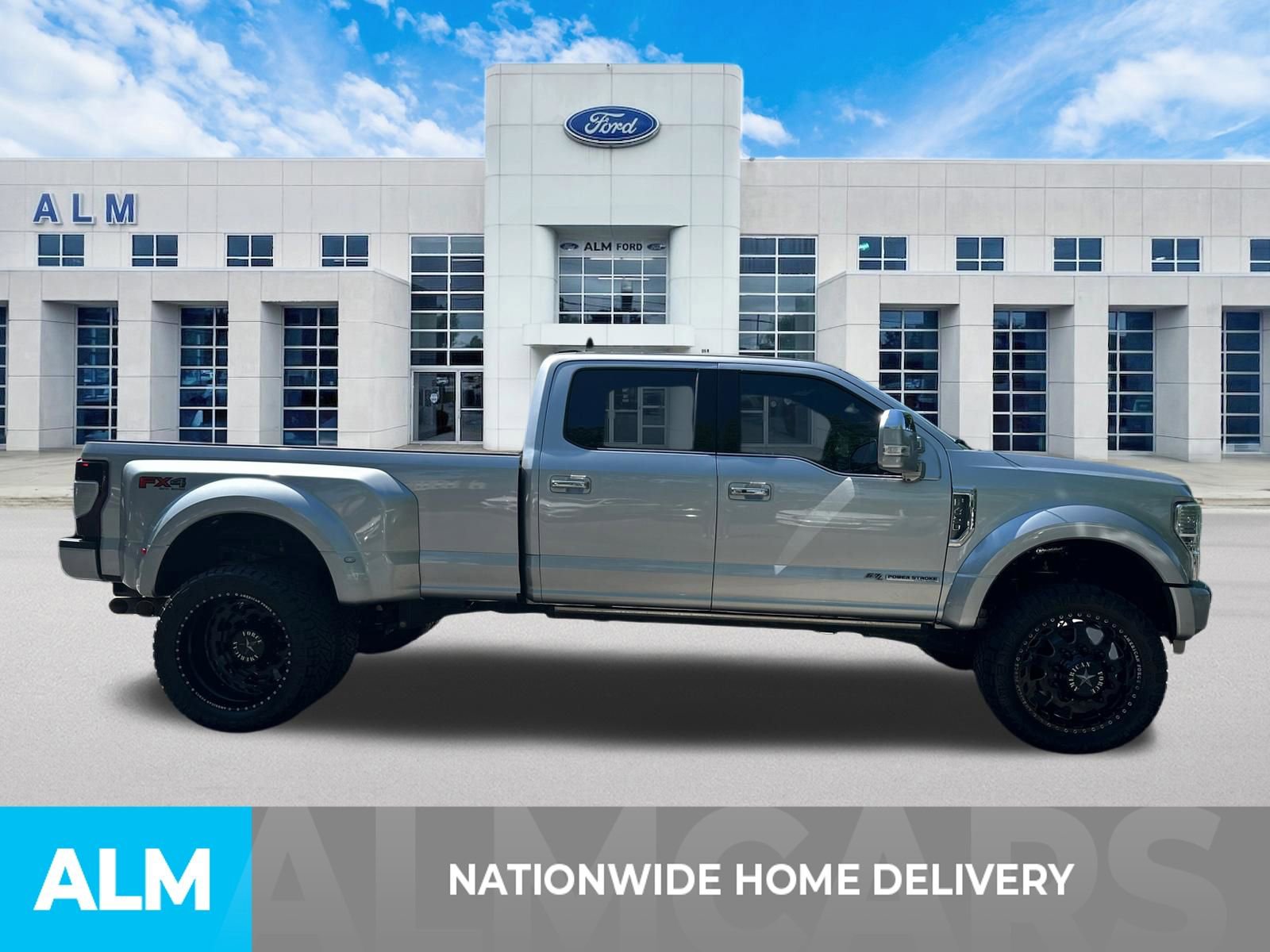 Certified 2022 Ford F450 Platinum w/ FX4 Off-Road Package AWD/4WD image 4