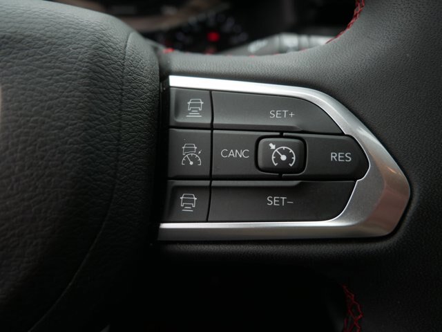 Used 2025 Jeep Compass Trailhawk AWD/4WD image 21