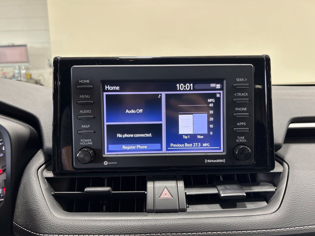 Used 2021 Toyota RAV4 LE AWD/4WD image 17