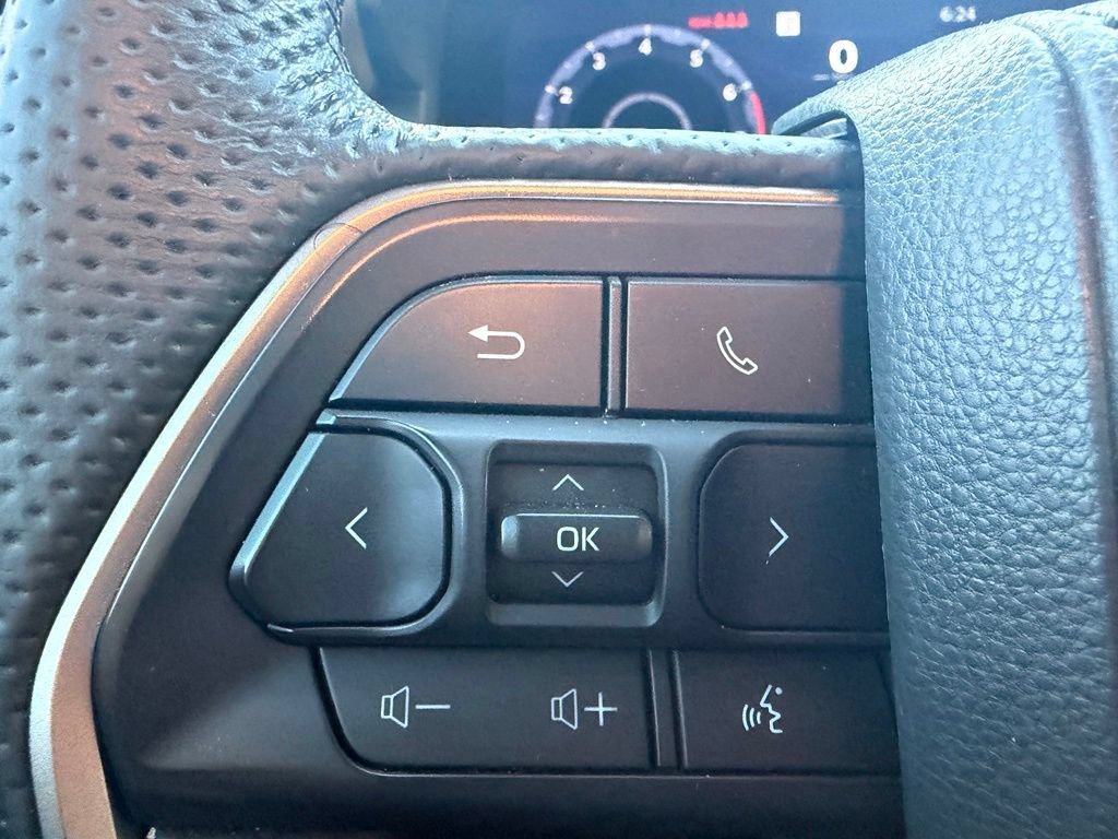 Used 2025 Toyota Tacoma TRD Sport AWD/4WD image 17