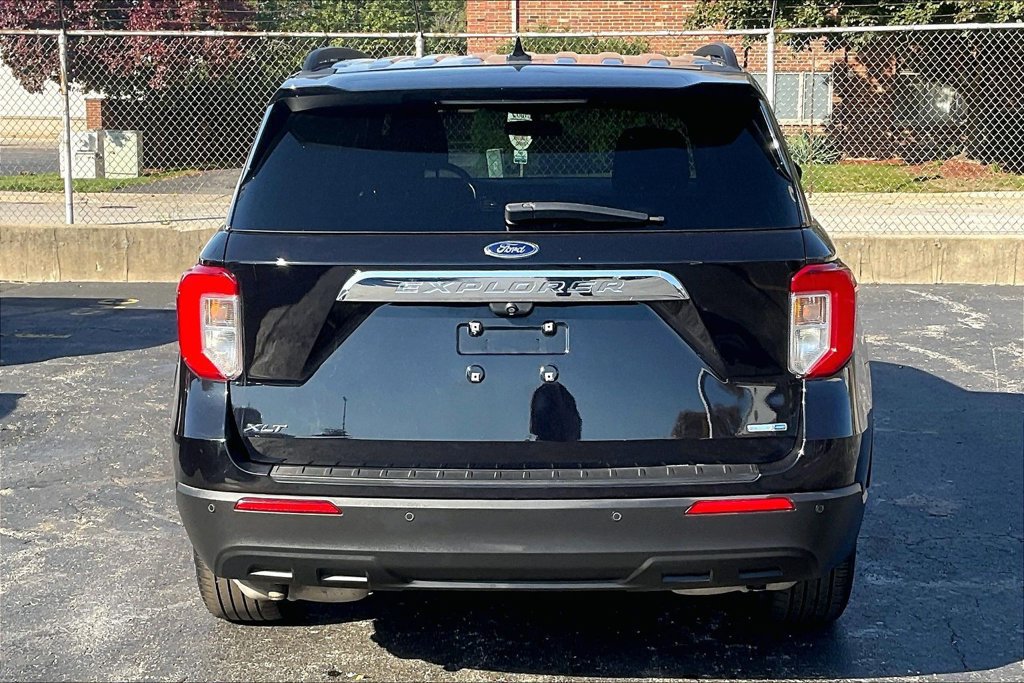 Certified 2020 Ford Explorer XLT AWD/4WD image 3