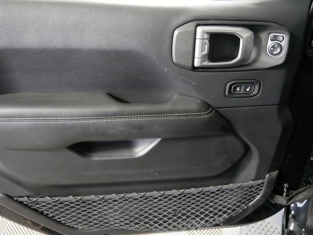 Used 2019 Jeep Wrangler Unlimited Sahara image 16