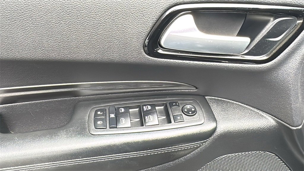 Used 2023 Dodge Durango SXT image 19