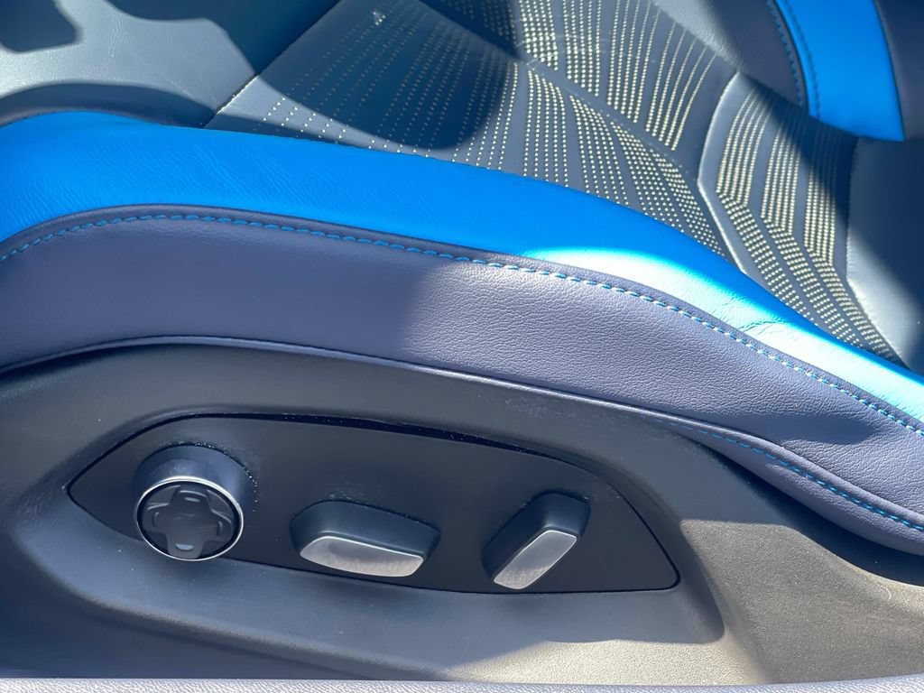 Used 2022 Chevrolet Corvette Stingray Premium Cpe w/ Z51 Performance Package RWD image 18