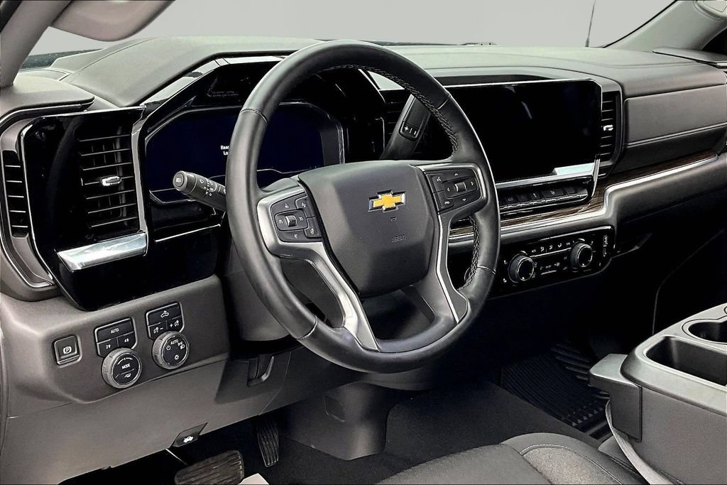 Used 2024 Chevrolet Silverado 1500 LT AWD/4WD image 14