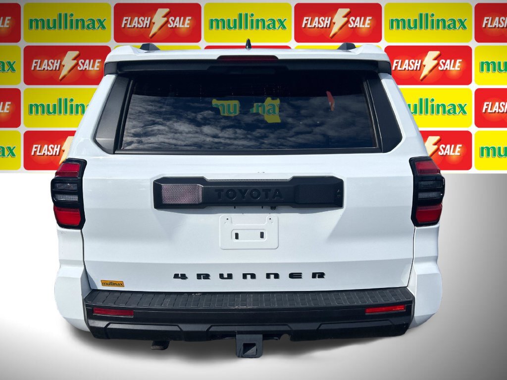Used 2025 Toyota 4Runner SR5 AWD/4WD image 5