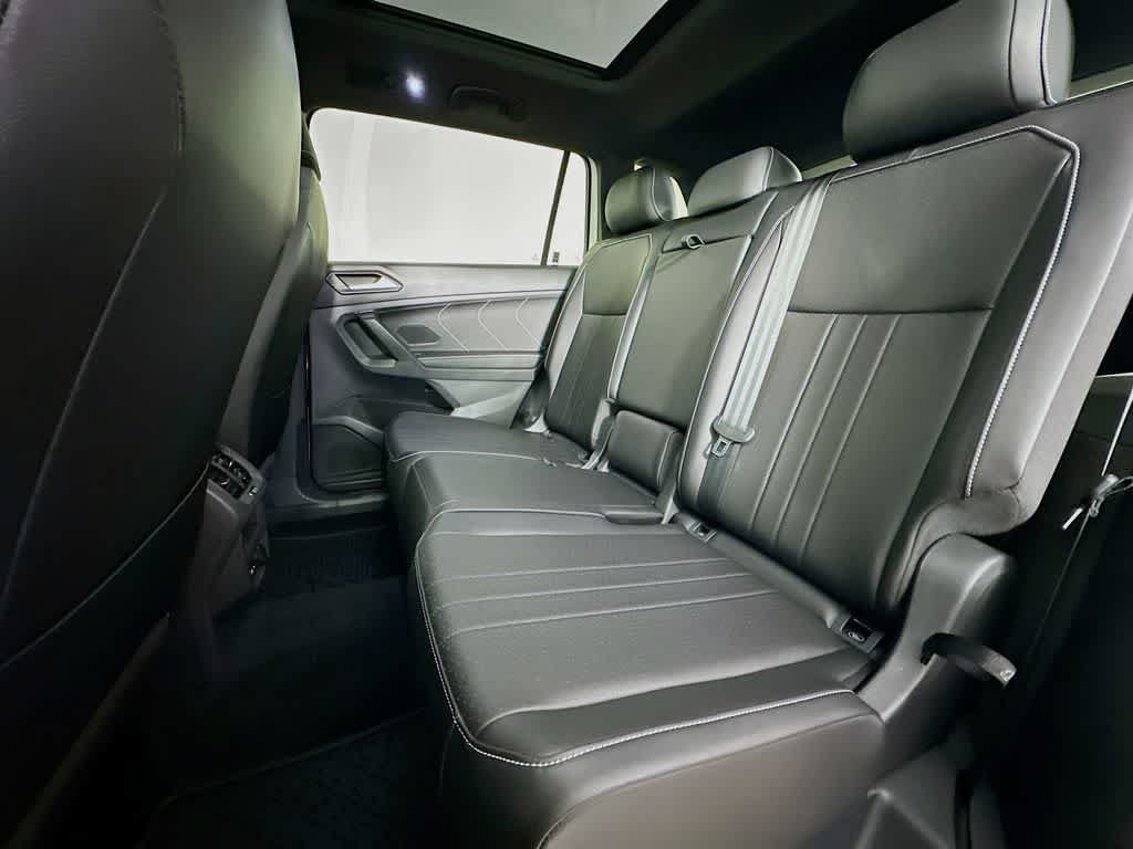 Used 2023 Volkswagen Tiguan SE R-Line FWD image 14