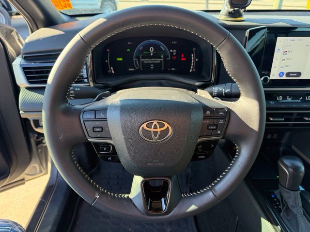 Used 2025 Toyota Camry SE FWD image 15