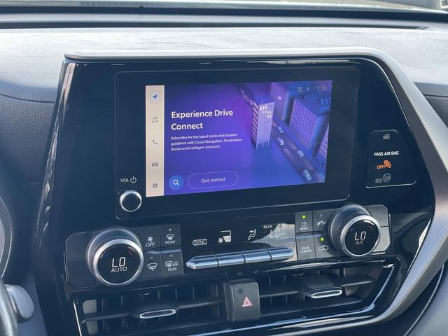 Used 2023 Toyota Highlander LE image 11