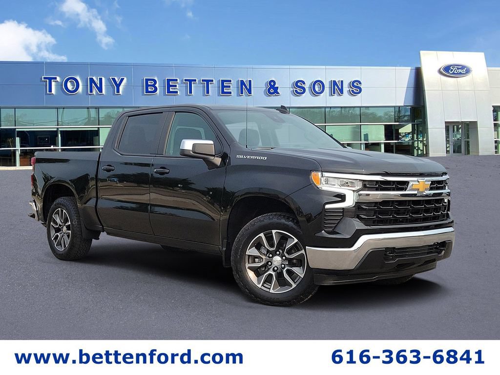 Used 2022 Chevrolet Silverado 1500 LT AWD/4WD image 1