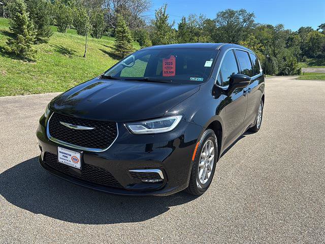 Used 2025 Chrysler Pacifica Select FWD image 8