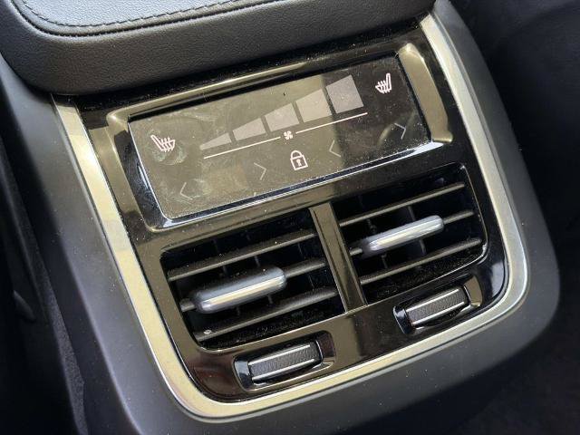 Used 2024 Volvo XC90 B6 Plus AWD/4WD image 22